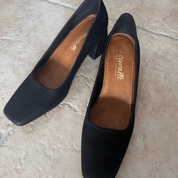 L’intervalle Nubuck square toe heels - Picture 2 of 4